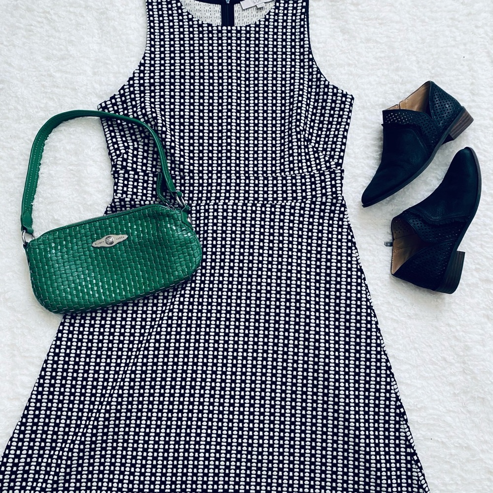 Ann Taylor Loft Dress Black White NWT
Size 10